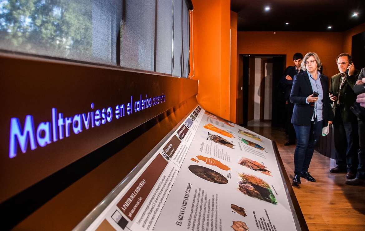 La Cueva de Maltravieso ha reformado contenidos y mejorado en accesibilidad