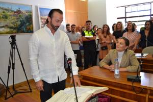 Juan Carlos Santana Jurando su cargo