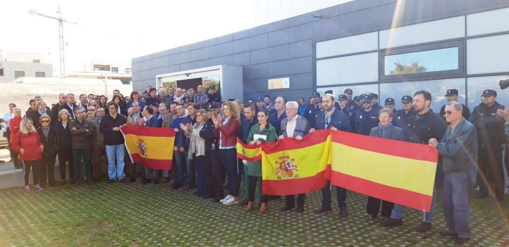 homenaje a policia nacional