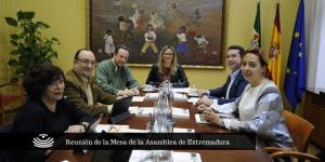 el psoe dice que lo importante es que unos buenos presupuestos se tramiten y la oposicion critica el calendario
