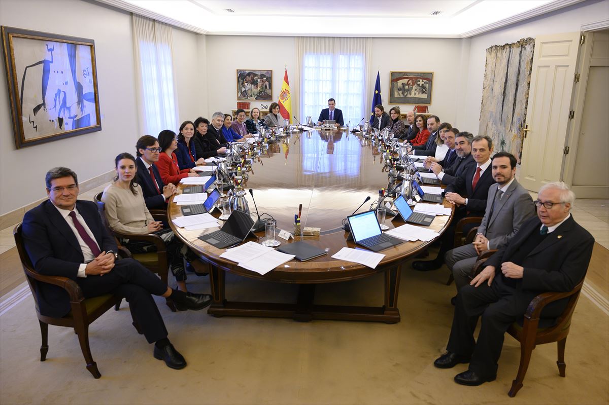 El Gobierno anuncia una moratoria para la cuota de autónomos y ayudas para el pago de alquileres