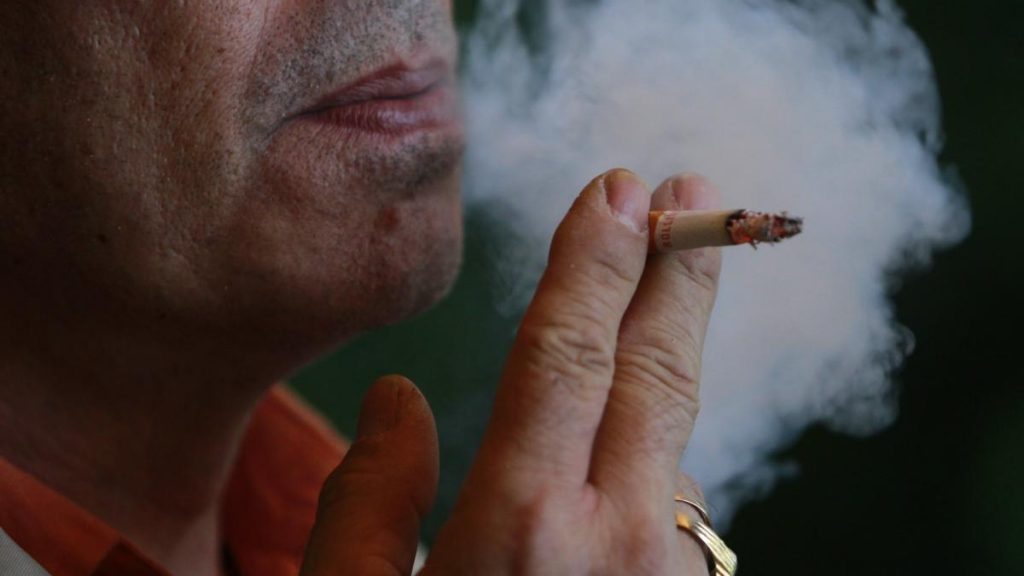 tabaco humo fumador fumando cigarro cigarros