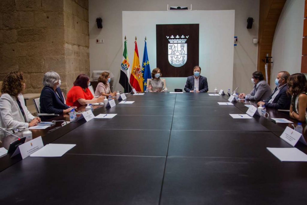 Gobierno y Junta en sintonía al valorar al unísono la Agenda para la reactivación cara a la financiación con fondos europeos VISITA VICEPRESIDENTA CARMEN CALVO 6