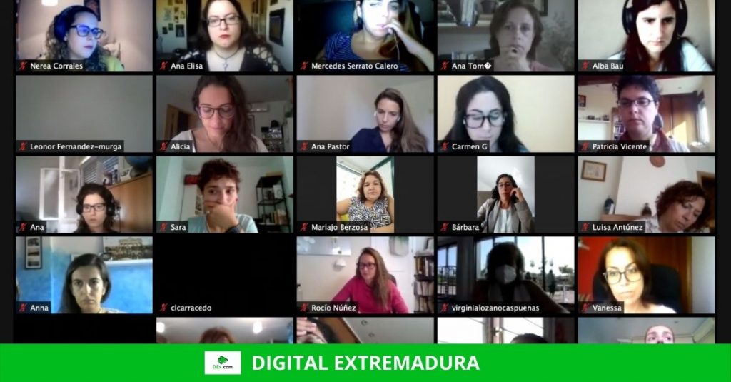 Dos mujeres con discapacidad de Extremadura se forman en puestos tecnológicos gracias al Programa RADIA Dos mujeres con discapacidad de Extremadura se forman en puestos tecnológicos gracias al Programa RADIA