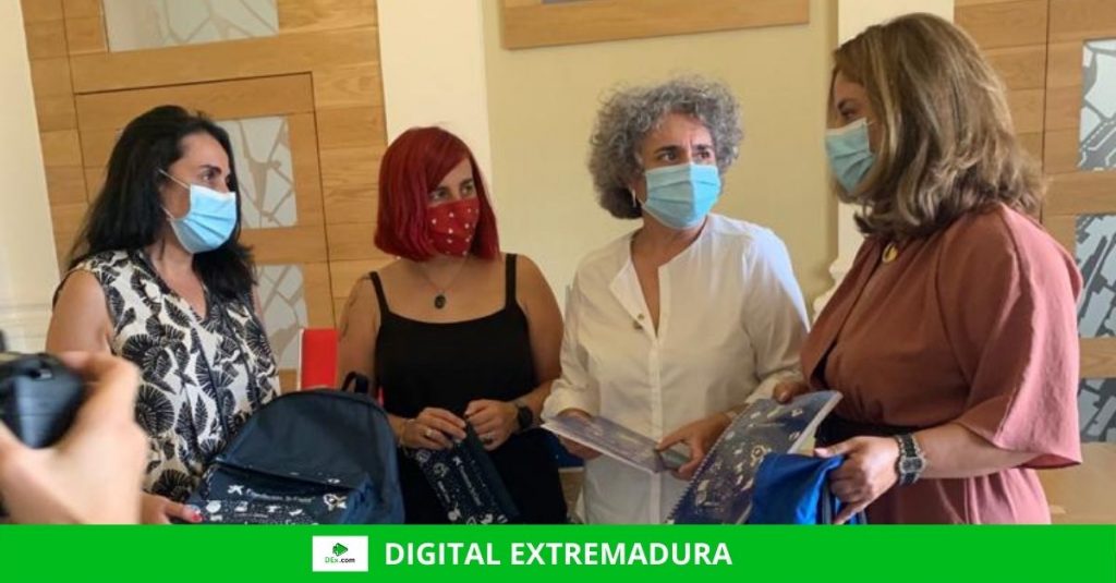 El Ayuntamiento de Cáceres recibe material escolar para las familias cacereñas en riesgo de exclusión social ayuntamiento caceres