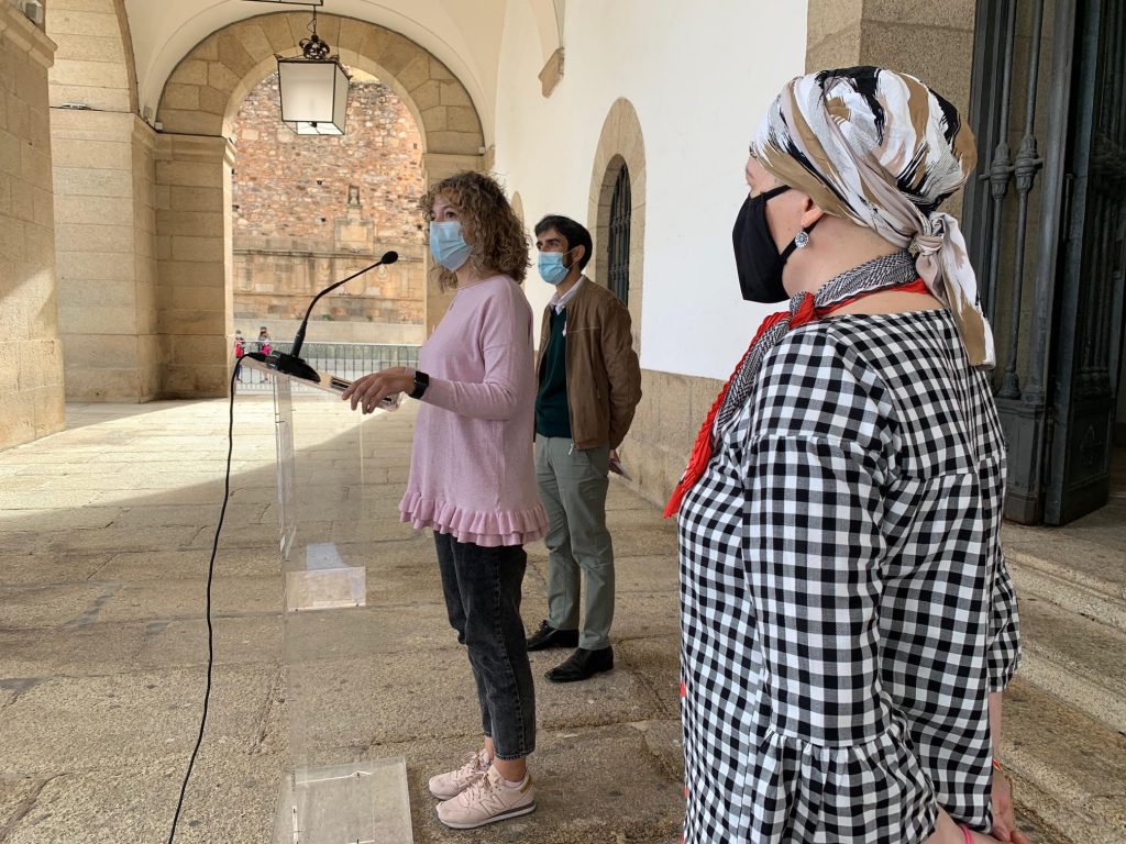 El Ayuntamiento de Cáceres anima a los cacereños y cacereñas a que adquieran hábitos saludables y una vida activa para evitar el cáncer Dia Mundial contra el Cancer de Mama