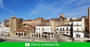 El Ayuntamiento de Cáceres y la Universidad de Extremadura acuerdan retrasar la entrada a tres facultades para evitar las aglomeraciones en las paradas del autobús