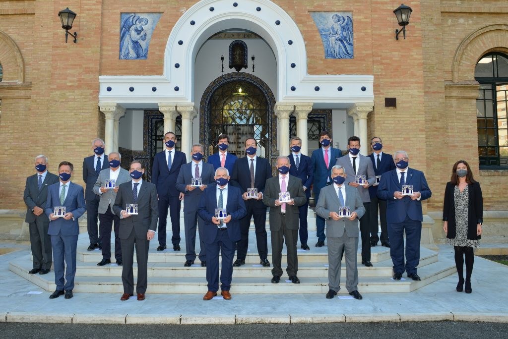 Dos empresas extremeñas reciben el premio de la Cátedra BBVA de Empresa Familiar de San Telmo Business School Foto de Familia Premiados 2020