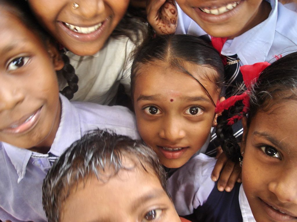 EN SU DIA INTERNACIONAL , RECORDEMOS LOS SUFRIMIENTOS DE LAS NIÑAS DEL MUNDO Girls of Asia