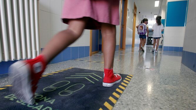 CSIF inicia una campaña en la que insta a las Administraciones extremeñas a que dispongan la purificación del aire en las aulas centro escolar