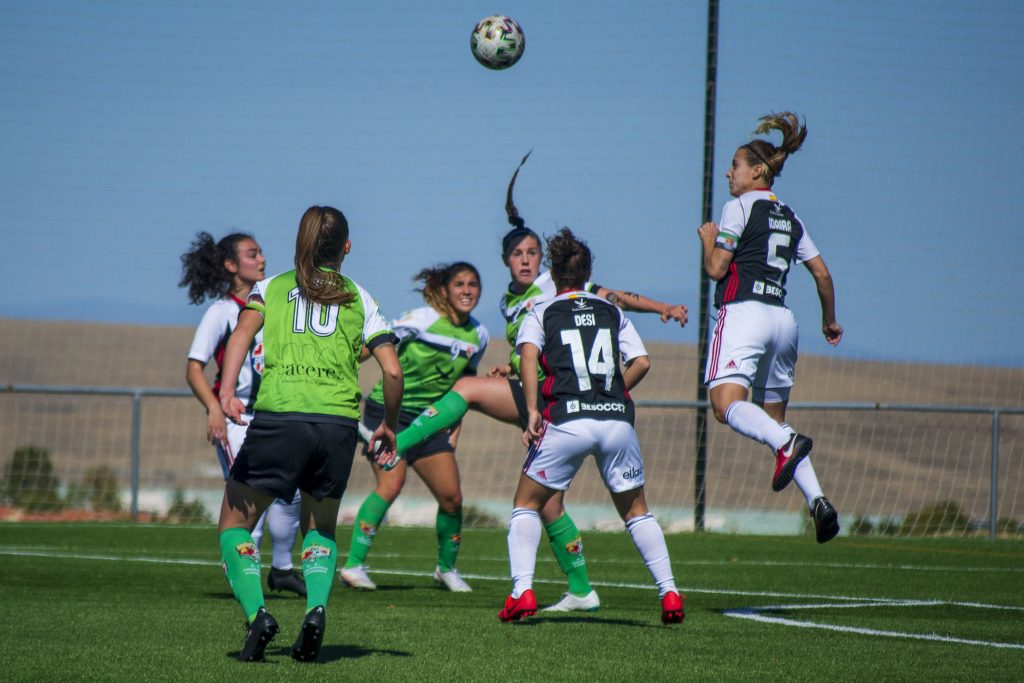 El Femenino Cáceres gana al Badajoz Femenino, 2-0 femenino caceres