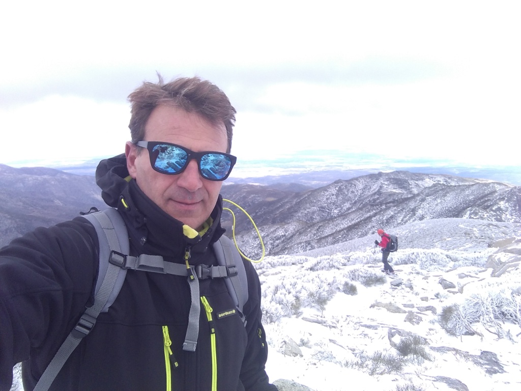 El escritor placentino Salvador Vaquero gana el X Certamen de Cuentos y Leyendas ‘Antonio Rubio Rojas’ con el relato ‘Hinz Kazris’ Salva en la nieve