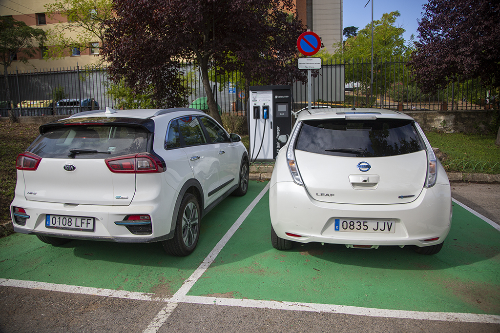 El Pleno de la Diputación dee Cáceres impulsa la primera red integral de electrolineras en la provincia con la aprobación del Plan MOVECA electrolinera caceres