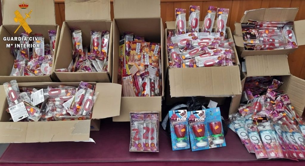 Retirados 1.500 artículos pirotécnicos expuestos para su venta ilegal en tiendas de Badajoz fotonoticia 20201223144058 1920