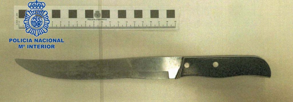 Detenido un hombre que intentó agredir a dos policías con un cuchillo en Cáceres arma blanca CC 1