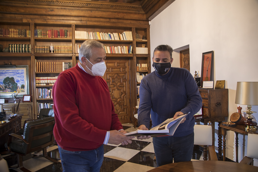 La Banda Sinfónica de la Diputación de Cáceres, incluida en el libro de Oro de la Música de España banda sinfonica cc