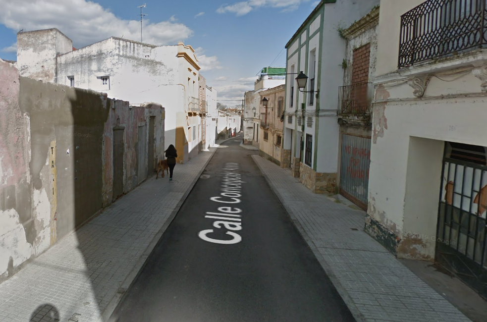 Detenidas dos personas tras intentar reactivar un punto de venta en el Casco Antiguo pacense calle concepcion arenal ba