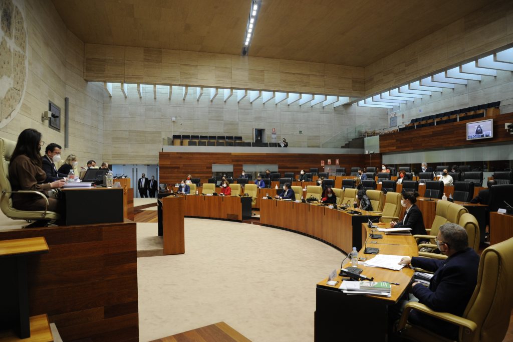 Extremadura cuenta desde este viernes con Presupuestos Generales de la Comunidad Autónoma para 2021 hemiciclo
