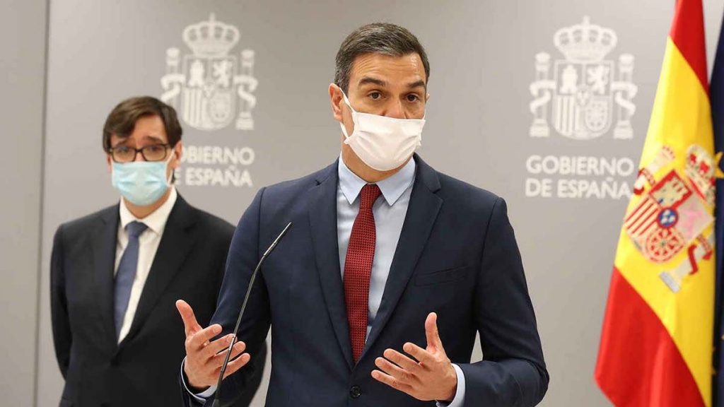 El Gobierno recurre el toque de queda de Castilla y León ante el Supremo. illa y sanchez