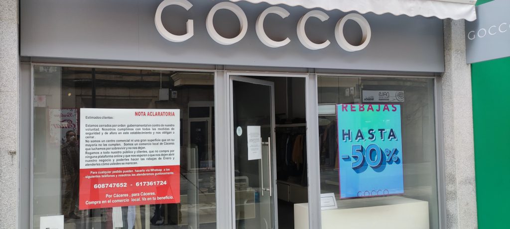 Enorme malestar en el comercio y la hostelería de Cáceres ante las medidas restrictivas de la Junta de Extremadura por el COVID-19 tiena cc