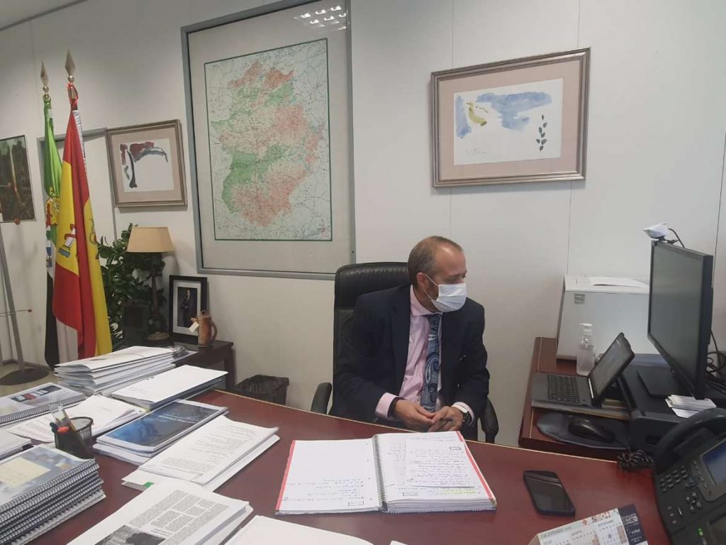 El programa ‘Avanzamos Juntas’ mejora la comercialización de emprendedoras y empresarias extremeñas CONSEJERO ESPANA