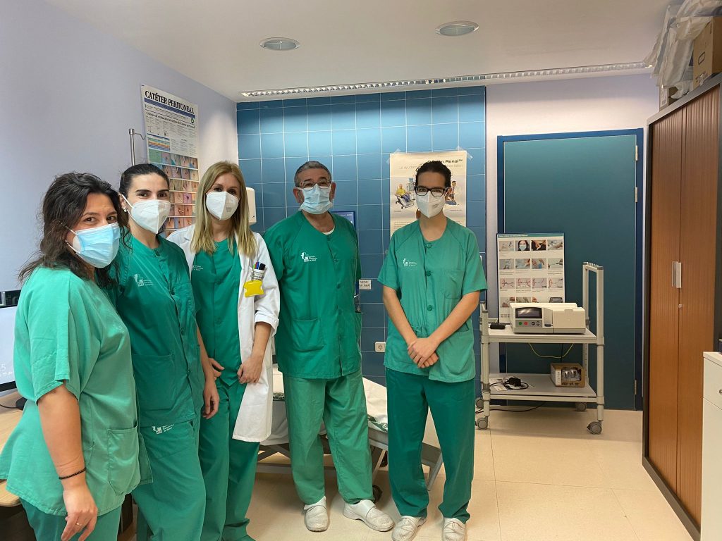 El Área de Salud de Plasencia implanta un sistema de diálisis en el domicilio que monitoriza a distancia a los pacientes durante las 24 horas del día DIALISIS DOMIICILIO
