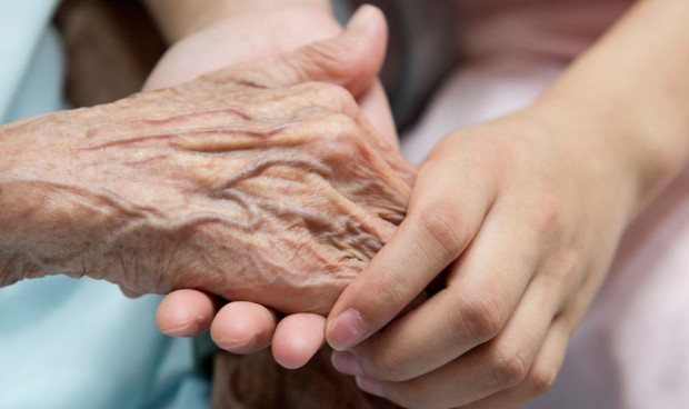 coronavirus sintomas personas mayores tercera edad