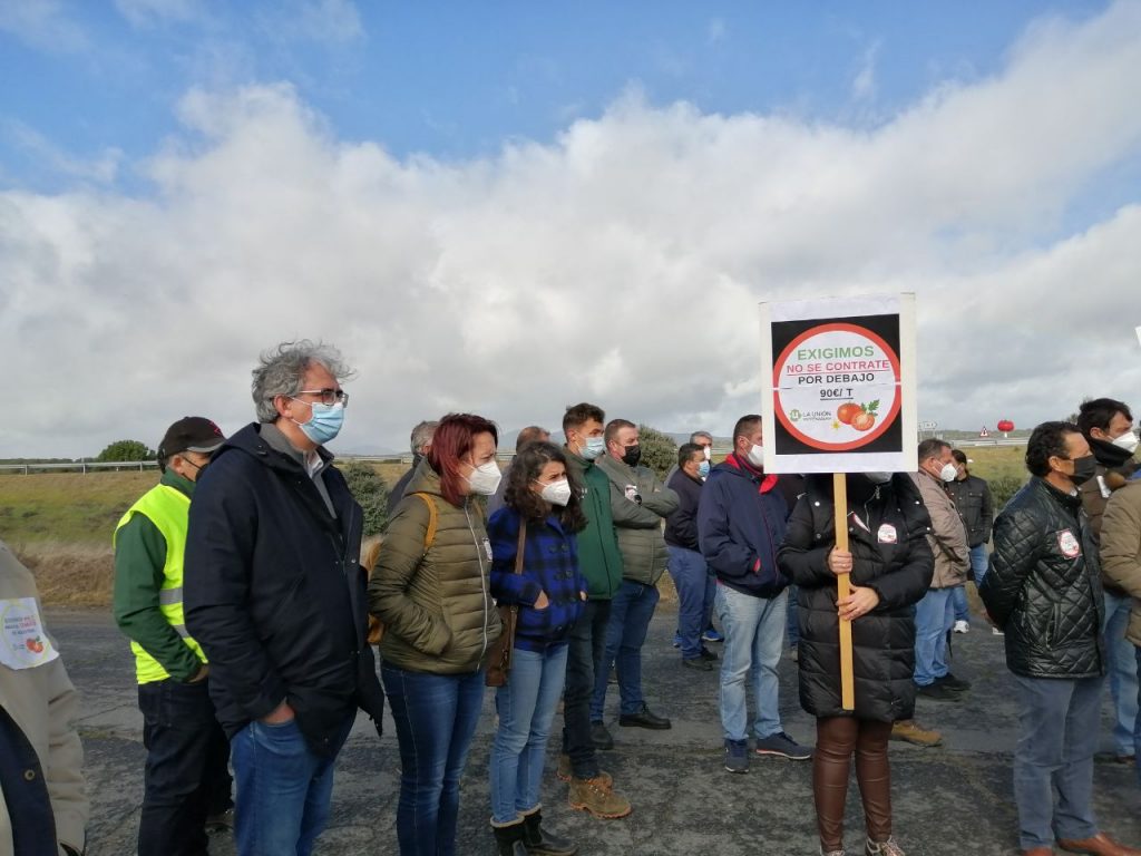 Unidas Por Extremadura cree que es indispensable para el futuro del campo que haya unos precios justos manifestacion Miajadas 3