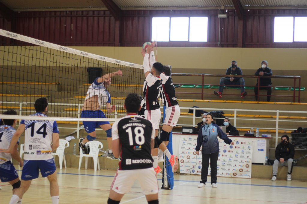 El CD Badajoz Extremadura de Superliga Masculina 2 vuelve a la senda de la victoria (3-0) volei ba