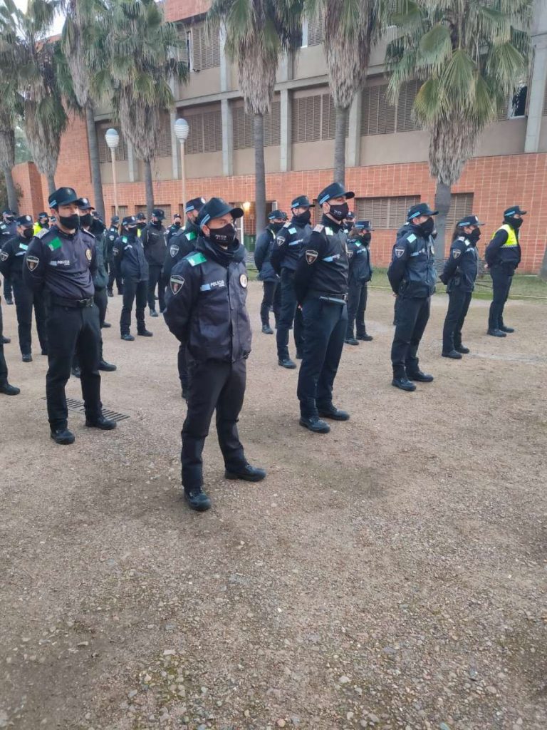 Se destaca la labor de los agentes locales durante la pandemia con motivo del Día de la Policía Local de Extremadura agentes locales
