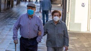 ancianos mascarillas