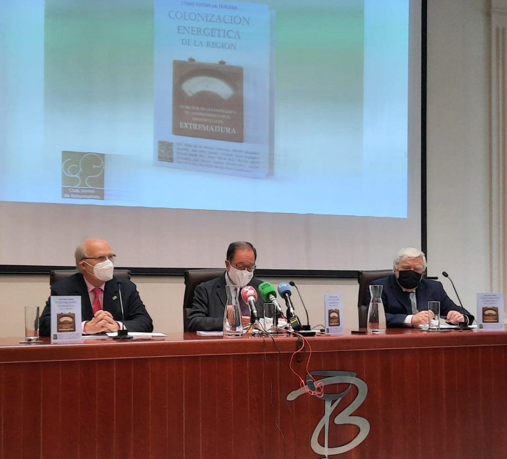 El Club Senior denuncia el trato favorable que reciben las grandes compañías eléctricas sin contrapartidas a Extremadura club senior extremadura