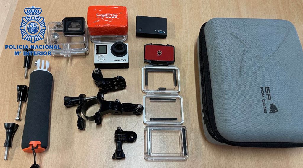 Detenido por simular transferencias para comprar material deportivo y bicicletas imagen camara grabacion