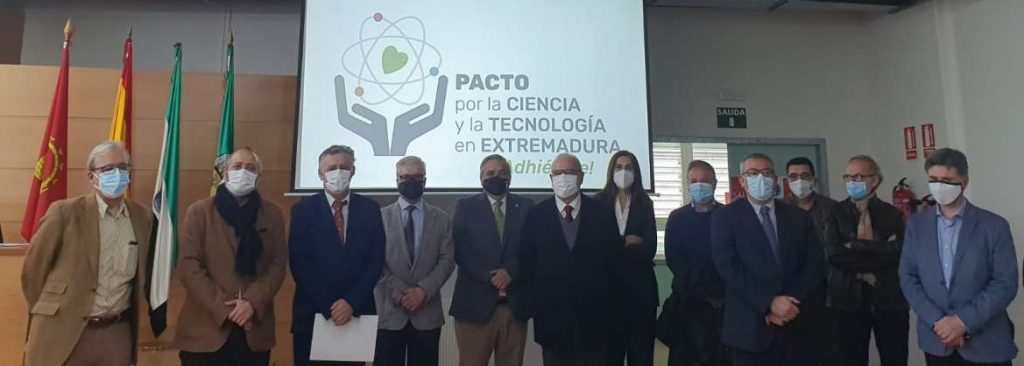 La UEx y centros de investigación extremeños firman la adhesión al Pacto por la Ciencia y la Tecnología en Extremadura pacto