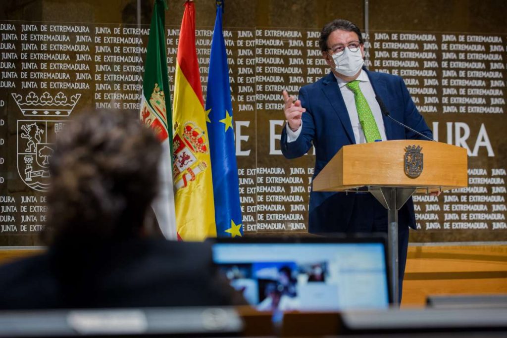 Las medidas de flexibilización entran en vigor este viernes con el toque de queda a las once de la noche vergeles 1
