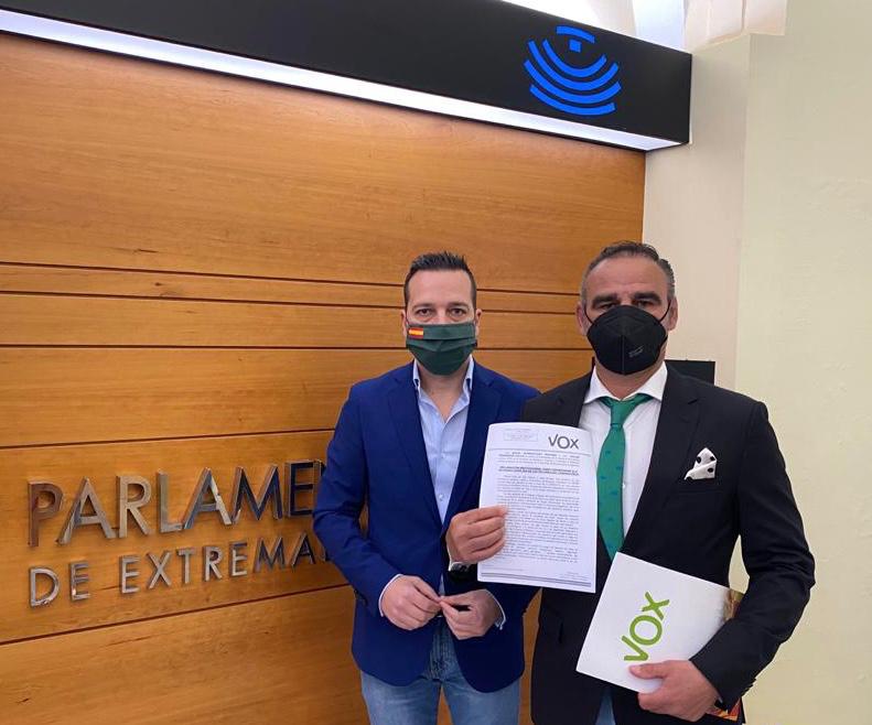 Los cargos electos de VOX presentan una Declaración Institucional para que el 8 de marzo sea declarado Día Nacional de las Víctimas del Coronavirus vox cc y ba