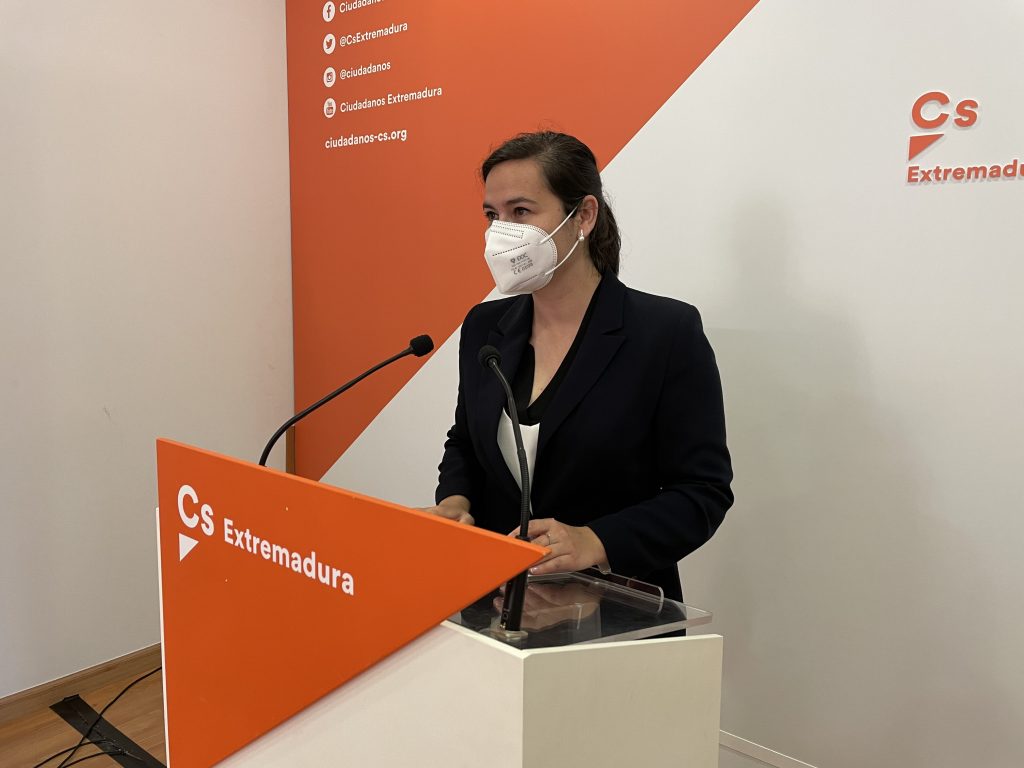 Montero de Espinosa, Cs, critica que el Gobierno aísle cada vez más a la región y pide a Vara que vaya a Madrid a luchar por los extremeños Lara Montero de Espinosa