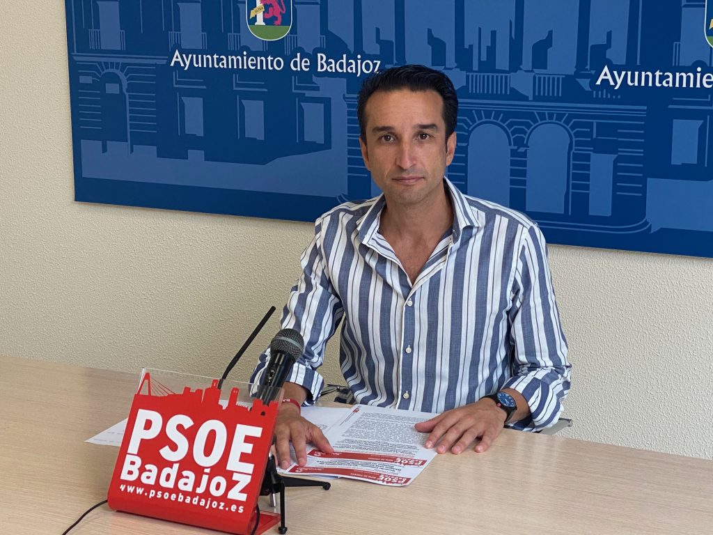 Cabezas, PSOE, exige al equipo de Gobierno impulsar nuevos parking en la ciudad RICARDO CABEZAS. Archivo PSOE 1