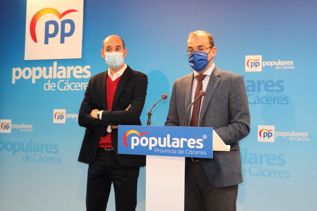 El PP lamenta que Vara y el PSOE se hayan negado a decir alto y claro un no a la mina de litio en Cáceres Rafa Mateos y Jose A. Sanchez Julia