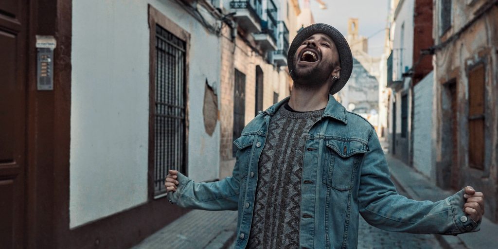 Willy Wylazo estrena el videoclip de su nuevo single “Y a volar” tras pasar el covid willy wilazo