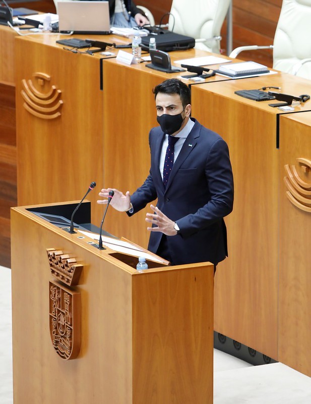 Salazar , Ciudadanos, propone a Vara a crear una agenda digital de Extremadura, potenciar la formación de los jóvenes y dinamizar el mercado laboral David Salazar Debate Estado de la region 6 5 2021
