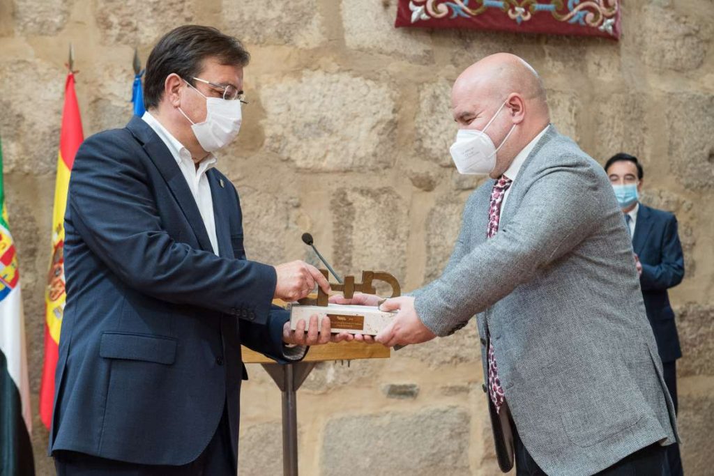 La Junta de Extremadura recibe el premio CERMI-2019 a la Mejor Acción Autonómica y/o Local cermi 21
