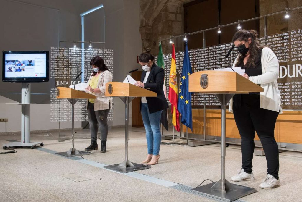 Firmado protocolo de colaboración Junta- Fundación Triángulo y Extremadura Entiende, en materia de políticas LGTBI fundacion