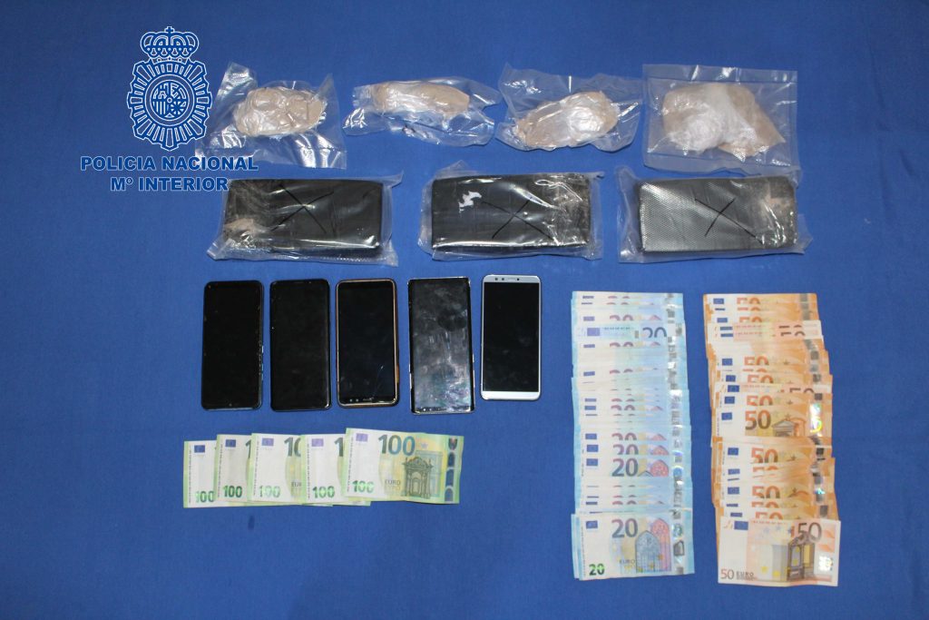 Detenidas cinco personas por trafico de heroína en la provincia pacense heroina Badajoz