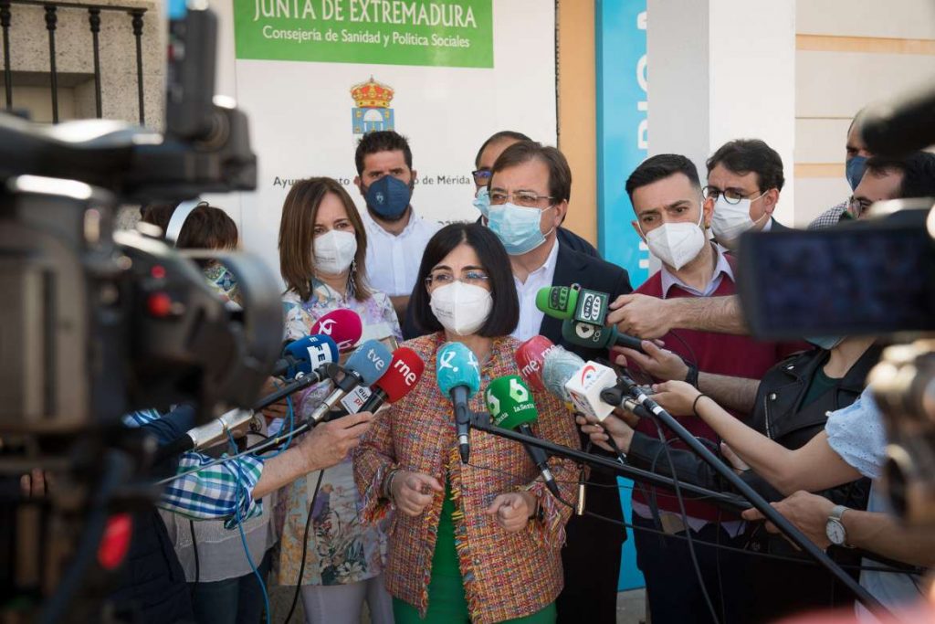 Ministra Darias: La vacunación va como un tiro ministra darias