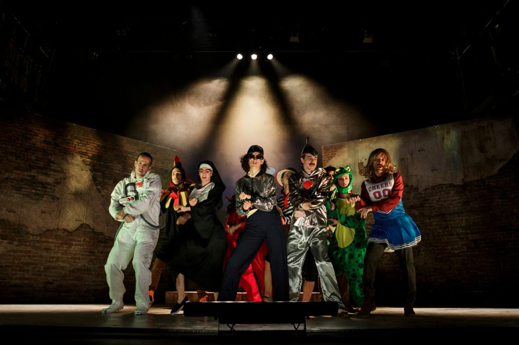El show teatral de ‘Castelvines y Monteses’, de Lope de Vega, encabeza los cinco montajes del sábado y domingo en el festival CASTELVINES Y MONTESES Barbara Sanchez Palomero 117 29A0872