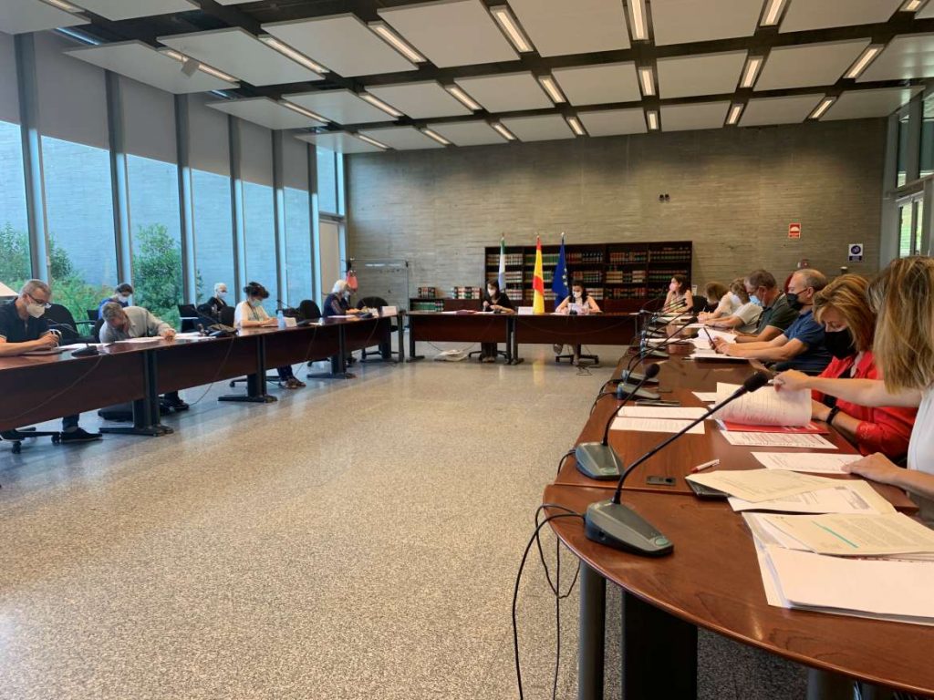 Convocadas 426 plazas de los cuerpos de titulados Superiores y Técnicos Mesa 1