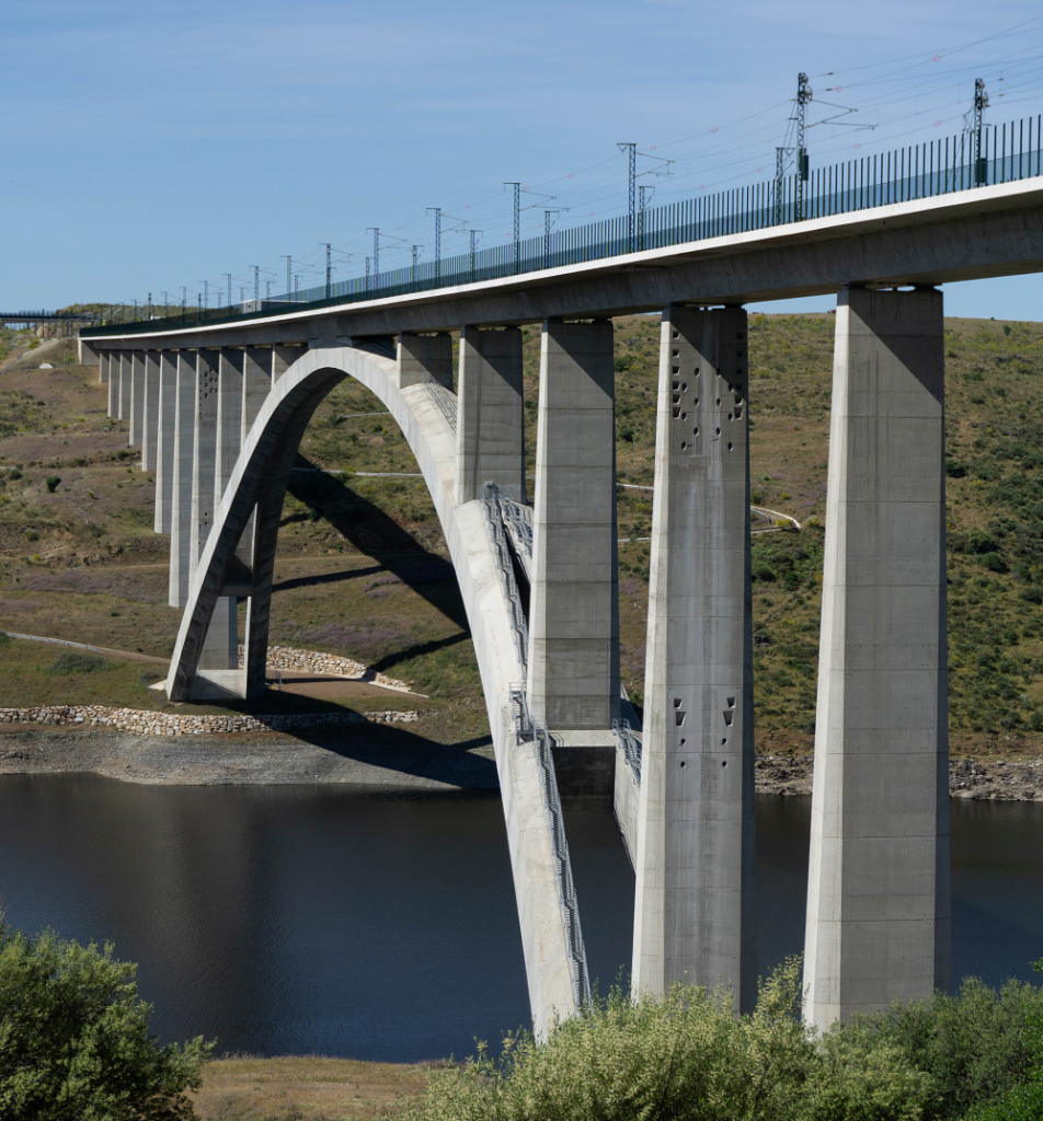 Adif AV realiza las pruebas de carga y de auscultación de la nueva infraestructura en el tramo en el tramo Plasencia-Badajoz adif
