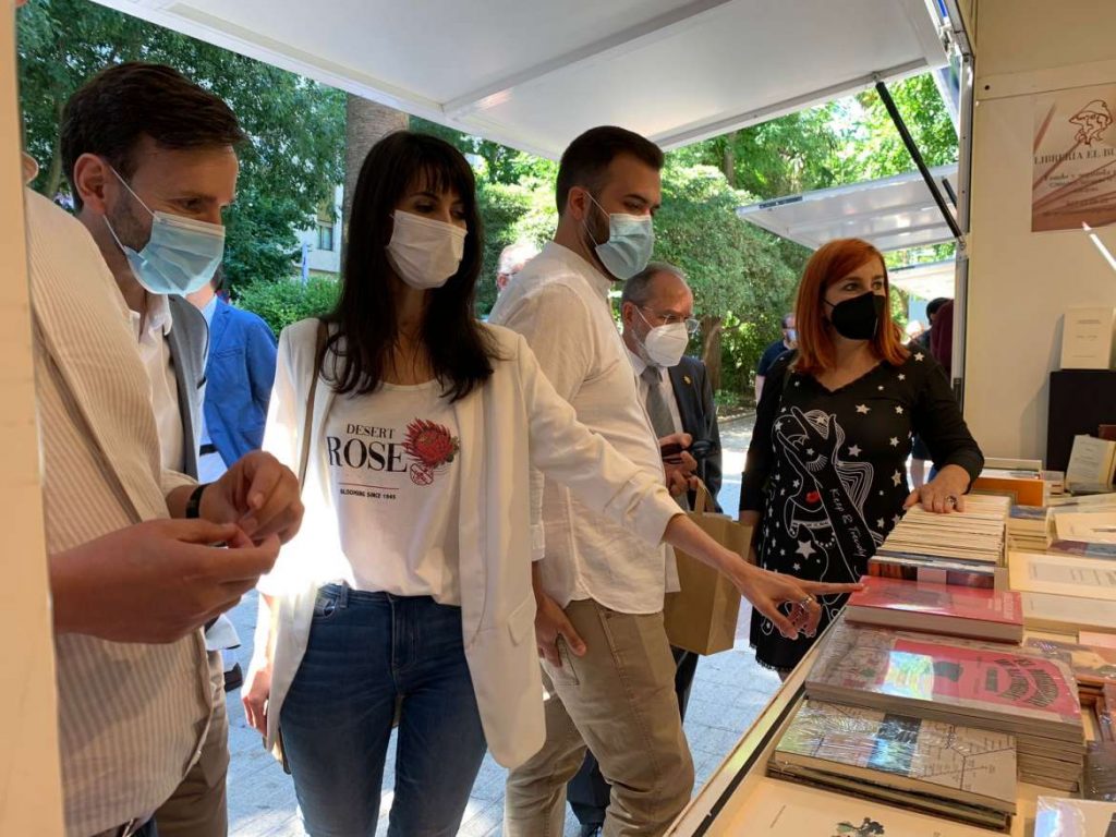 Abre sus puertas La Feria del Libro de Cáceres 2021 feria libro cc
