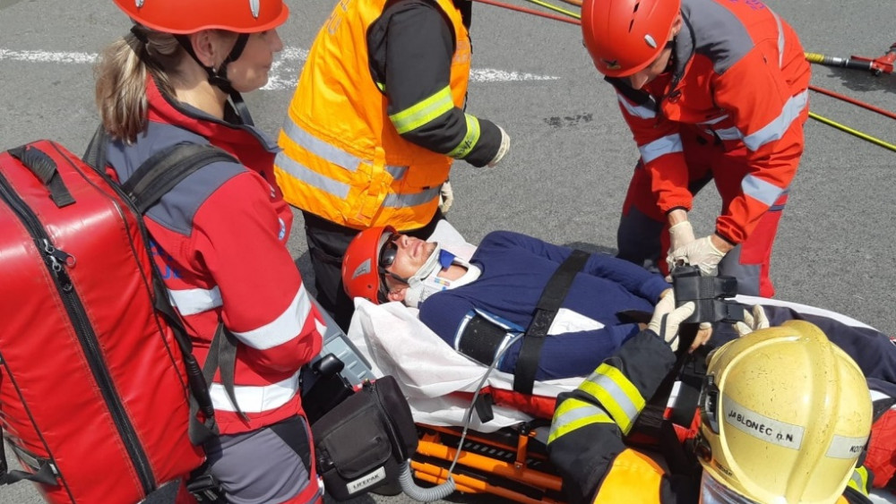 Prueba del protocolo PLATERCAEX con un simulacro de emergencias en Lobón imagen